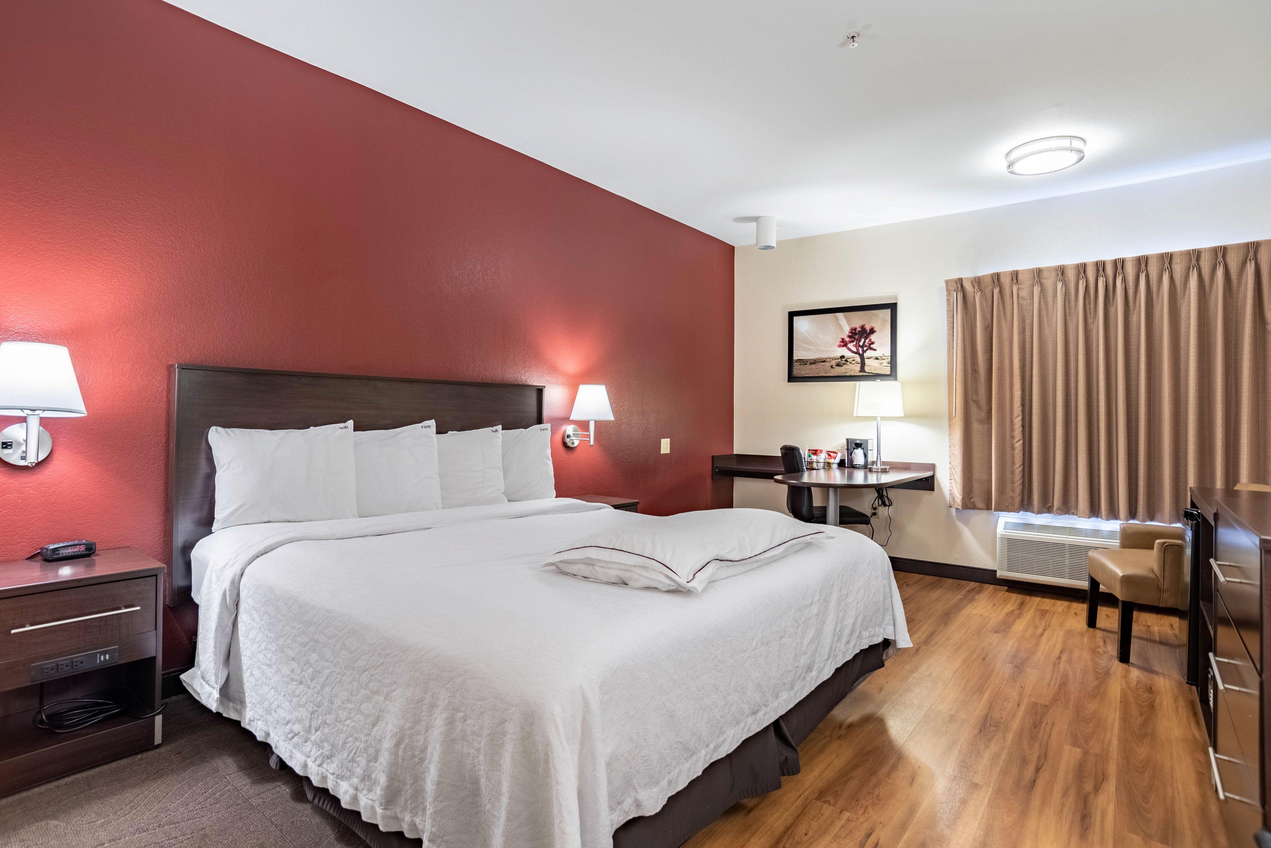 Red Roof Inn Plus+ Austin South Exterior photo