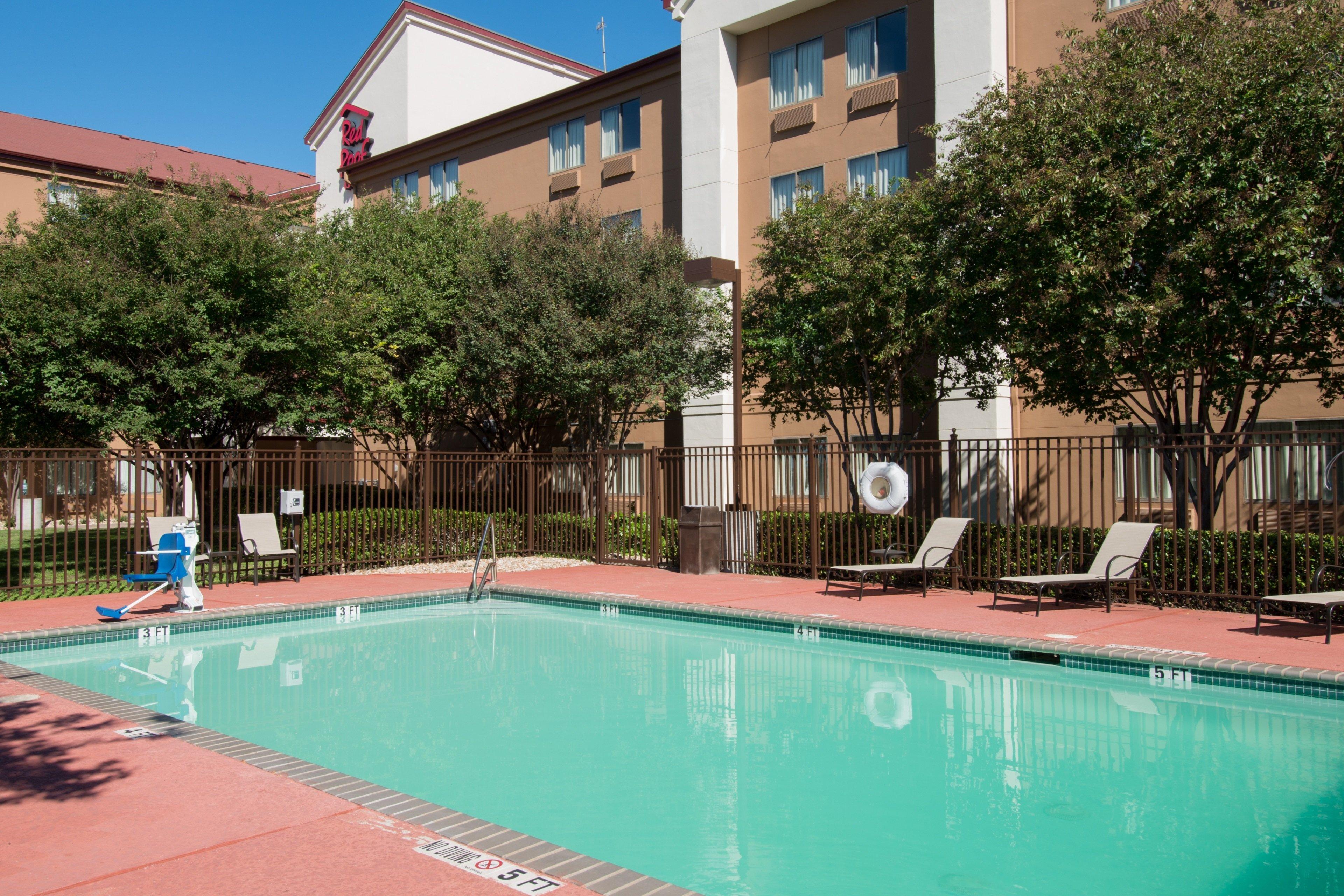 Red Roof Inn Plus+ Austin South Exterior photo