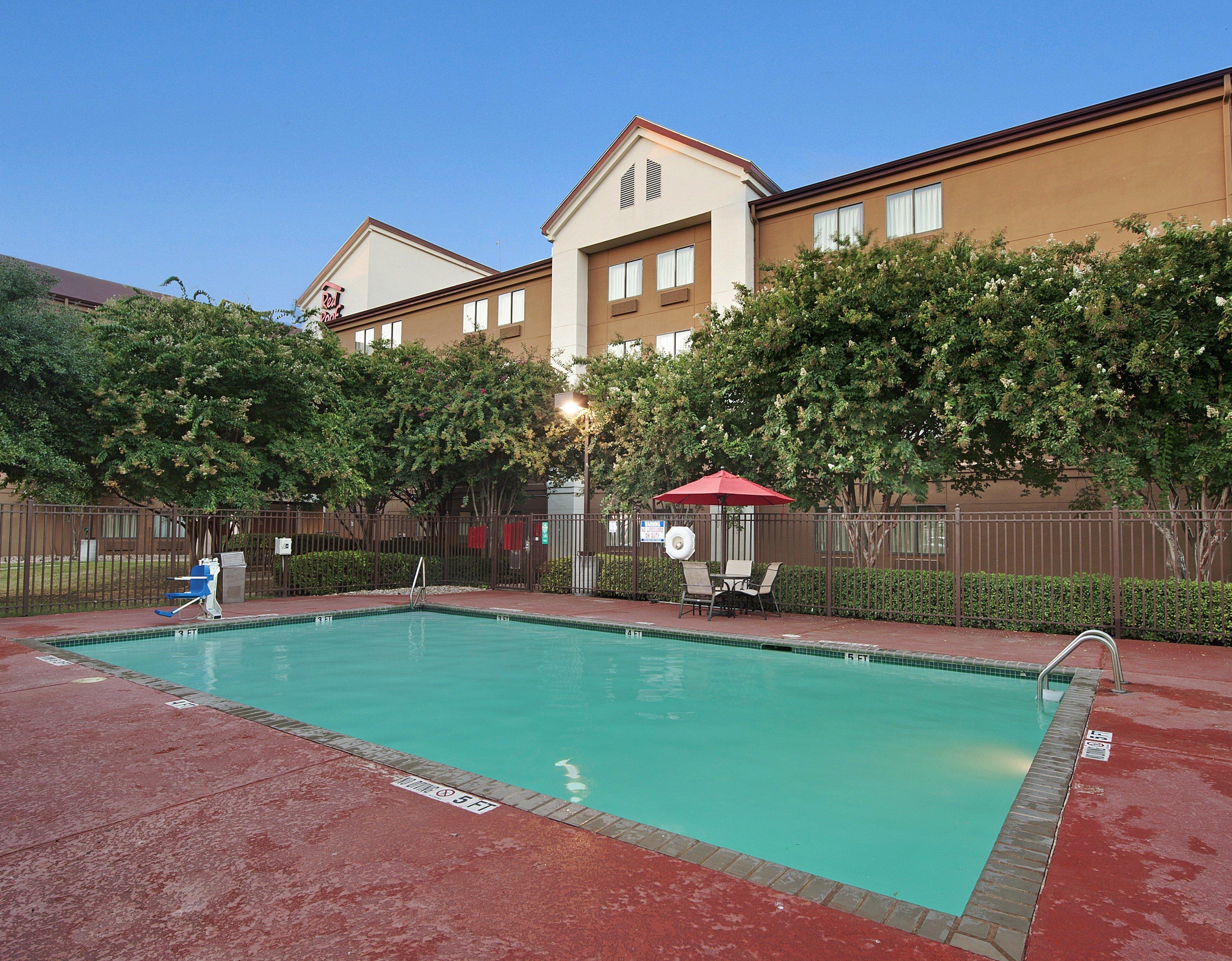 Red Roof Inn Plus+ Austin South Exterior photo