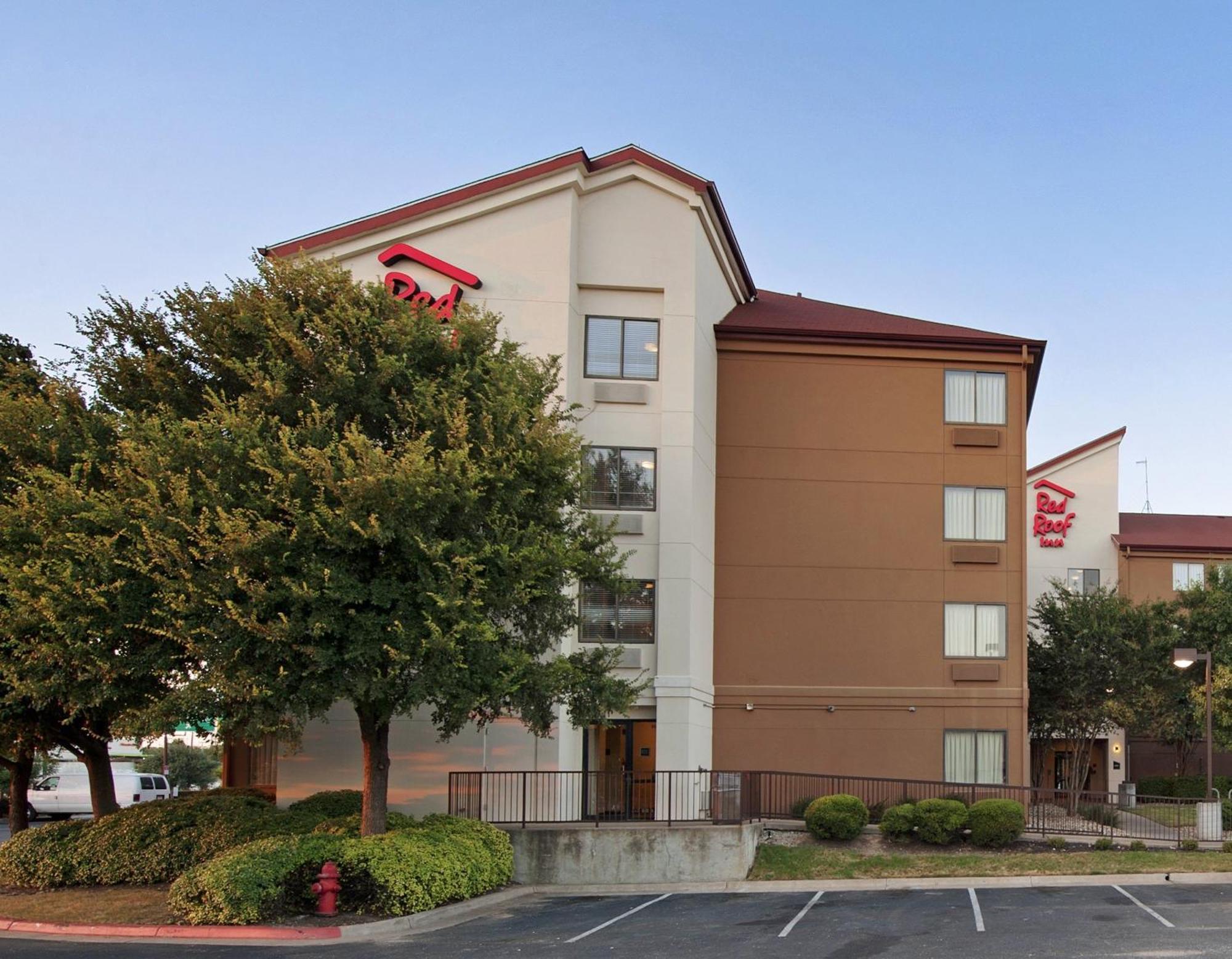 Red Roof Inn Plus+ Austin South Exterior photo