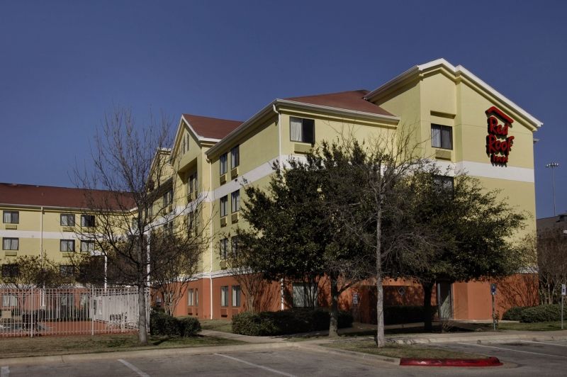Red Roof Inn Plus+ Austin South Exterior photo