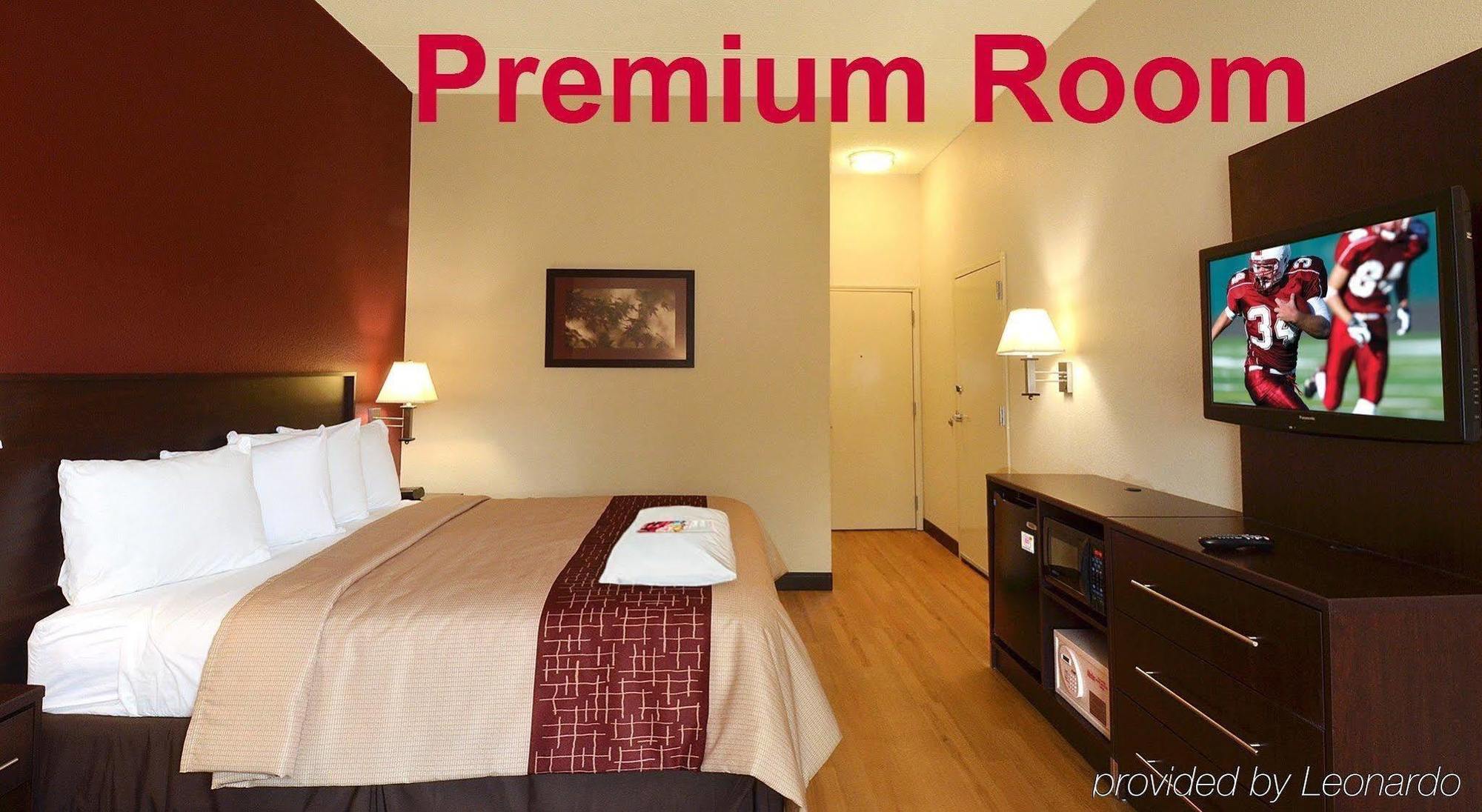 Red Roof Inn Plus+ Austin South Exterior photo